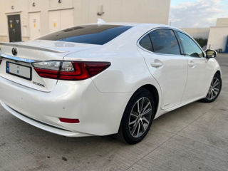 Lexus ES Series