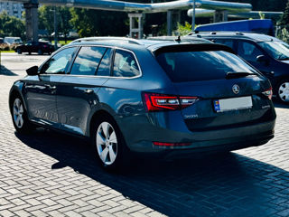 Skoda Superb foto 4