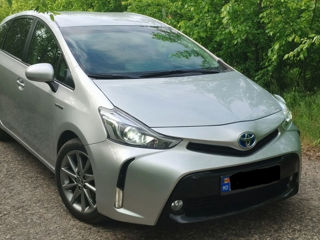 Toyota Prius v