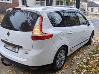 Renault Grand Scenic foto 2