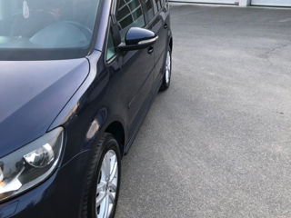 Volkswagen Touran foto 3