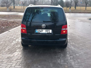 Volkswagen Touran foto 5