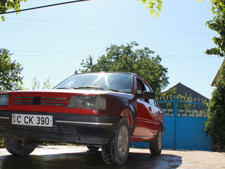 Peugeot 309 foto 1