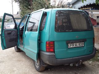 Nissan Vanette foto 4