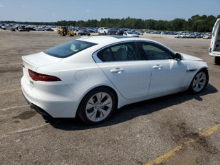 Jaguar XE foto 4