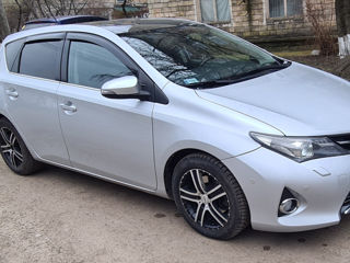 Toyota Auris foto 2