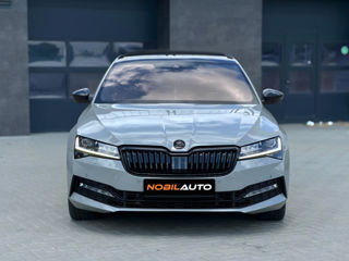 Skoda Superb foto 2