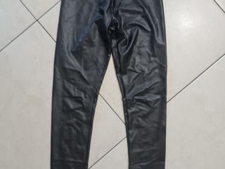 Pantaloni de piele si leggings. foto 6