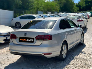 Volkswagen Jetta foto 5