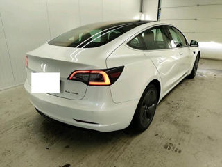 Tesla Model 3 foto 3