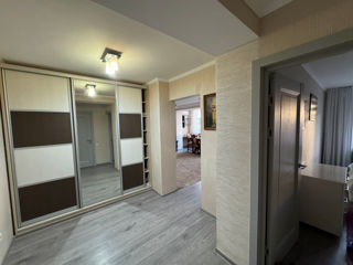 Apartament cu 2 camere, 74 m², Buiucani, Chișinău foto 4