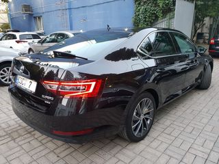 Skoda Superb foto 2