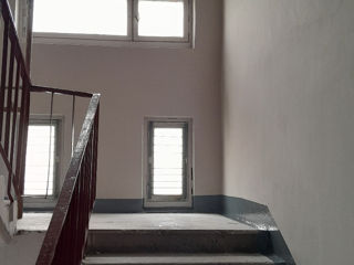 Reparatie cosmetica in scara blocului foto 1