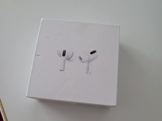 Коробка от Apple наушники