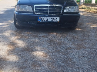 Mercedes C-Class foto 6