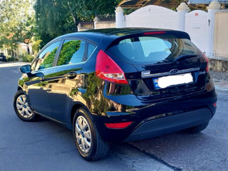 Ford Fiesta foto 3