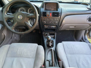 Nissan Almera foto 2