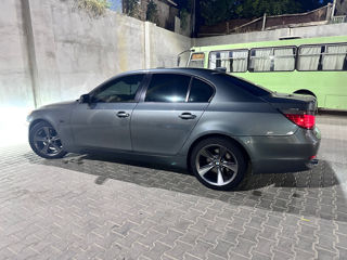 BMW 5 Series foto 4