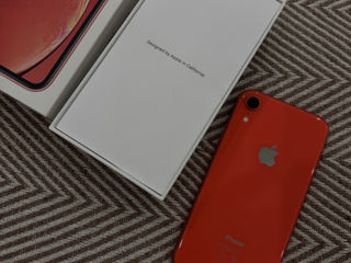 Vând iPhone XR