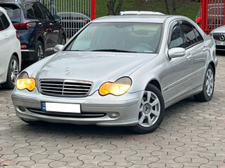 Mercedes C-Class foto 3