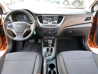 Hyundai Accent foto 6