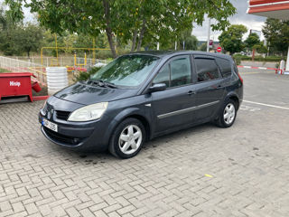 Renault Grand Scenic foto 1