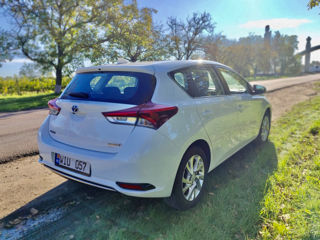 Toyota Auris foto 2