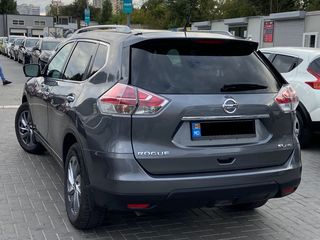 Nissan Rogue foto 5