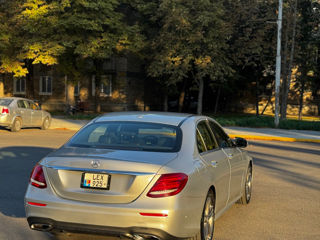 Mercedes E-Class foto 4