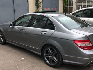 Mercedes C-Class foto 2