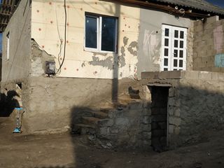 Se vinde casă în centrul orașului Nisporeni. foto 2