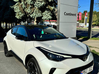 Toyota C-HR foto 1