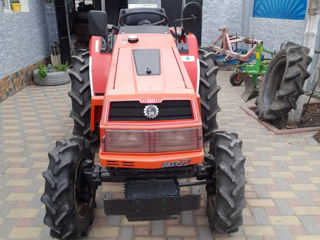 Vând mini tractor mitsubishi