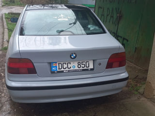 BMW 5 Series foto 3