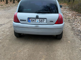 Renault Clio foto 4