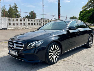 Mercedes E-Class foto 1