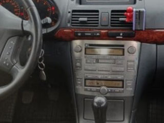 Toyota Avensis foto 6