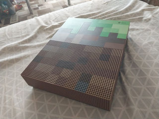 Xbox one s Minecraft edition 1tb