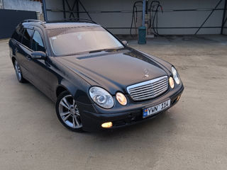 Mercedes E-Class foto 2