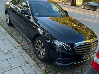 Mercedes E-Class foto 2