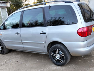 Volkswagen Sharan foto 3