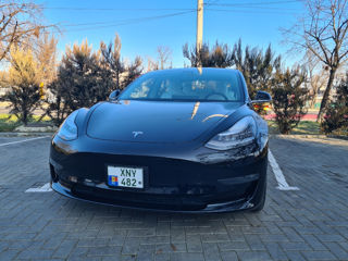 Tesla Model 3 foto 2