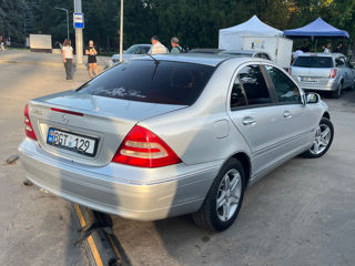 Mercedes C-Class foto 4