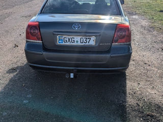 Toyota Avensis foto 3