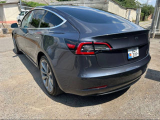 Tesla Model 3 foto 8