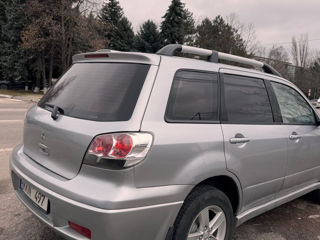 Mitsubishi Outlander foto 3