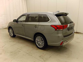 Mitsubishi Outlander foto 3