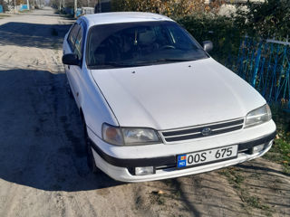 Toyota Carina foto 2