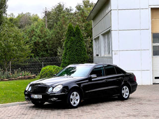 Mercedes E-Class foto 1