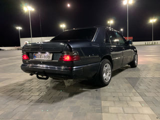 Mercedes Series (W124) foto 4